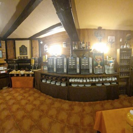 Hotel Sarao Ескаррілья Екстер'єр фото