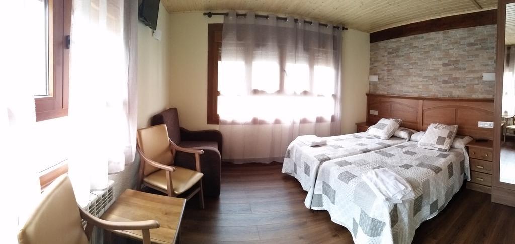 Hotel Sarao Ескаррілья Екстер'єр фото
